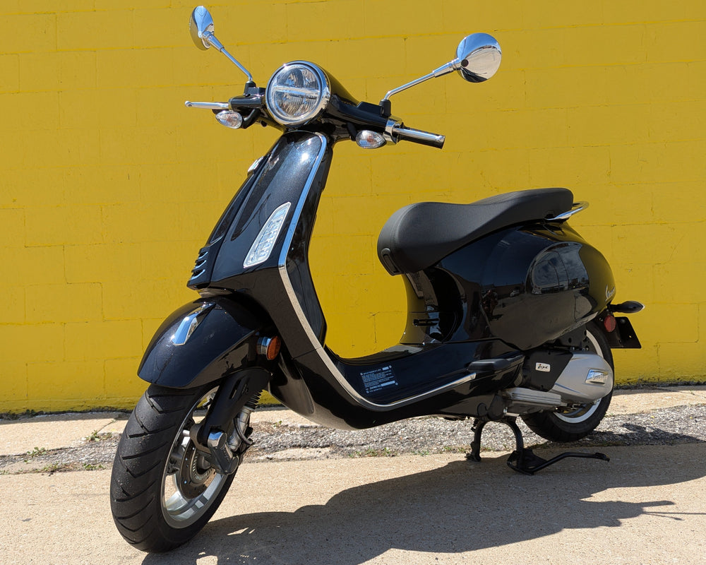 2025 Vespa Primavera 150 Nero (150cc)